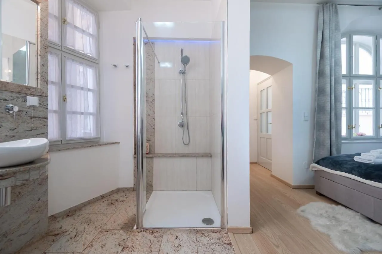 Quiet Apartment In The Heart Of Old Town Centre Prag 0*,